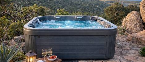 Outdoor spa tub