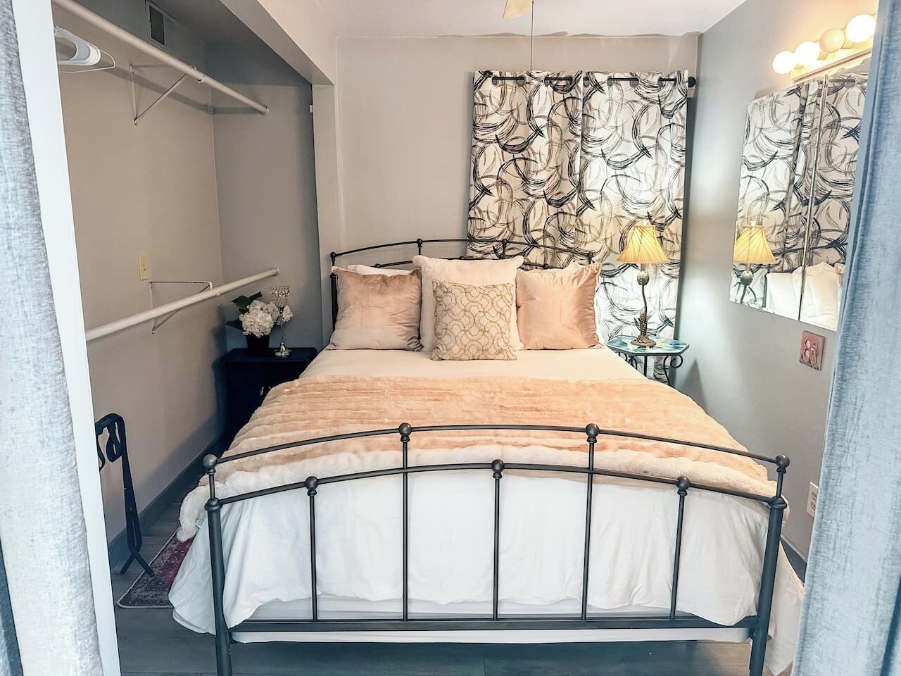 Bügeleisen/Bügelbrett, Reisekinderbett, WLAN, Bettwäsche