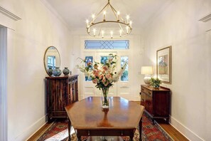 Interior - Victory Drive Retreat • Multi-Unit Group Stay (Savannah)