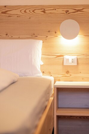 Chambre Simple, balcon, vue jardin