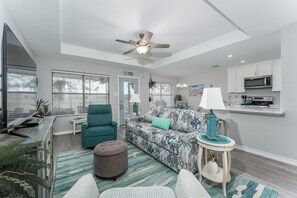TV - Your SPIGC Escape: Golf, Pickleball, Tennis, Pets & Beach Days All sun and fun (Laguna Vista)