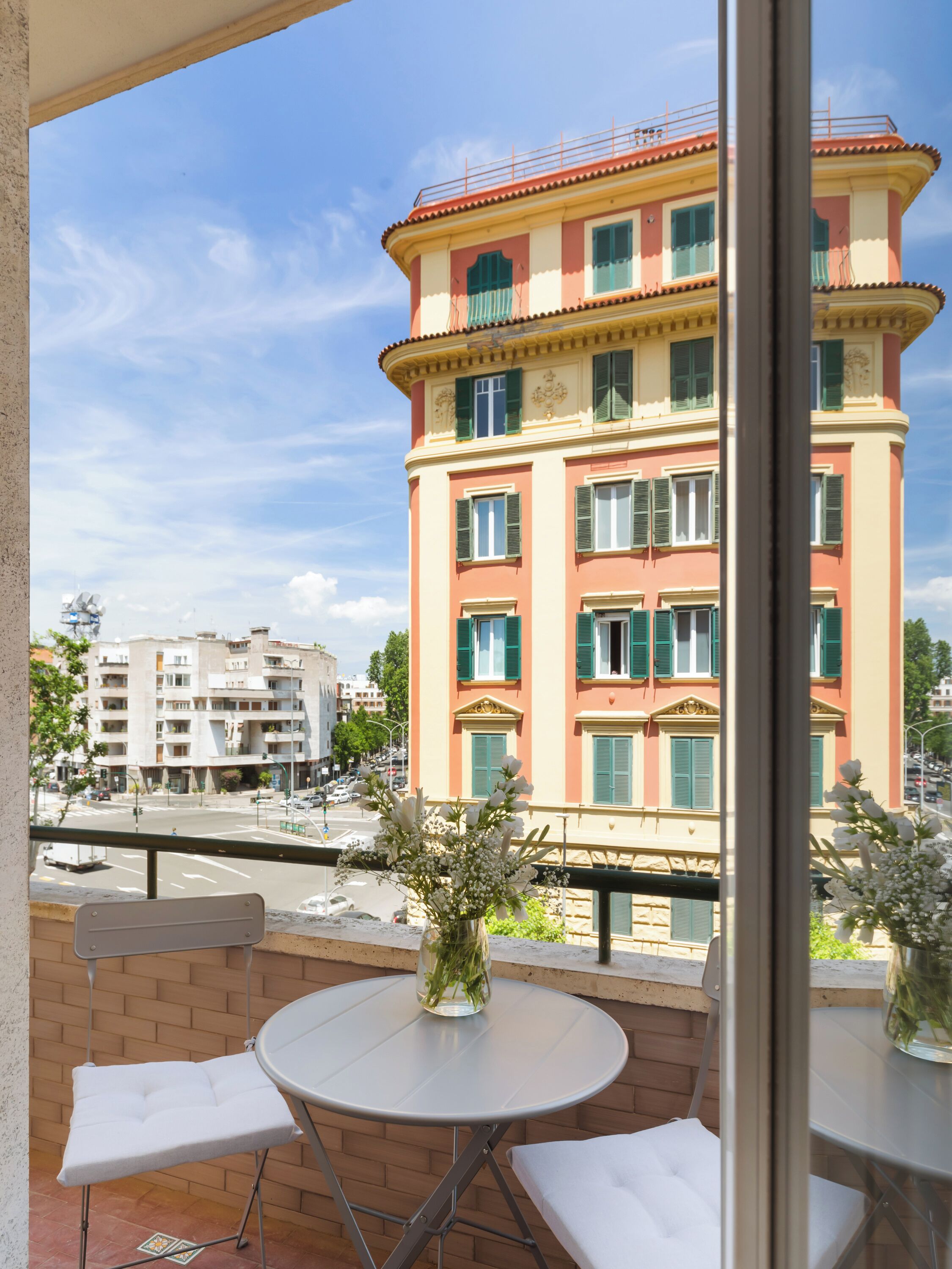 Desk, soundproofing, iron/ironing board, free WiFi