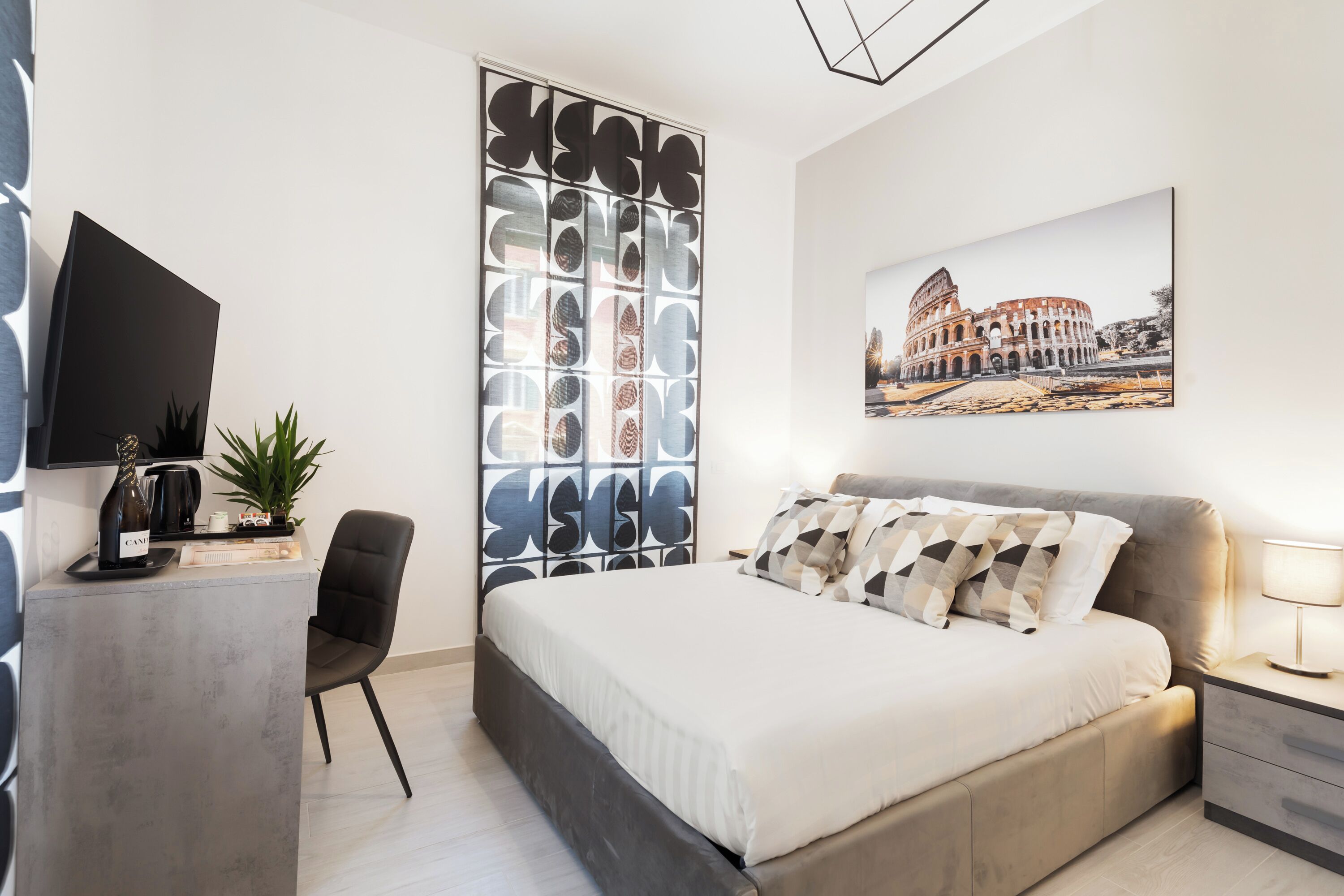 Desk, soundproofing, iron/ironing board, free WiFi