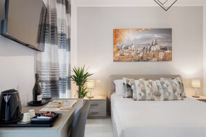 Desk, soundproofing, iron/ironing board, free WiFi - Clodio Welcome (Rome)