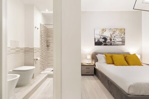 Desk, soundproofing, iron/ironing board, free WiFi - Clodio Welcome (Rome)