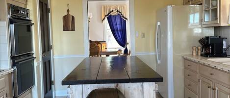 電子レンジ、オーブン、コンロ、食器洗い機