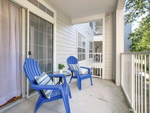Terrace/patio - Charming 2BR Condo Near Disney  + Resort Amenities (Kissimmee)