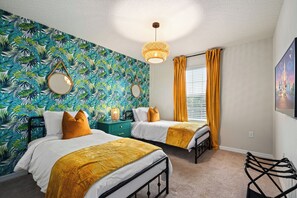 Een strijkplank/strijkijzer, wifi, beddengoed