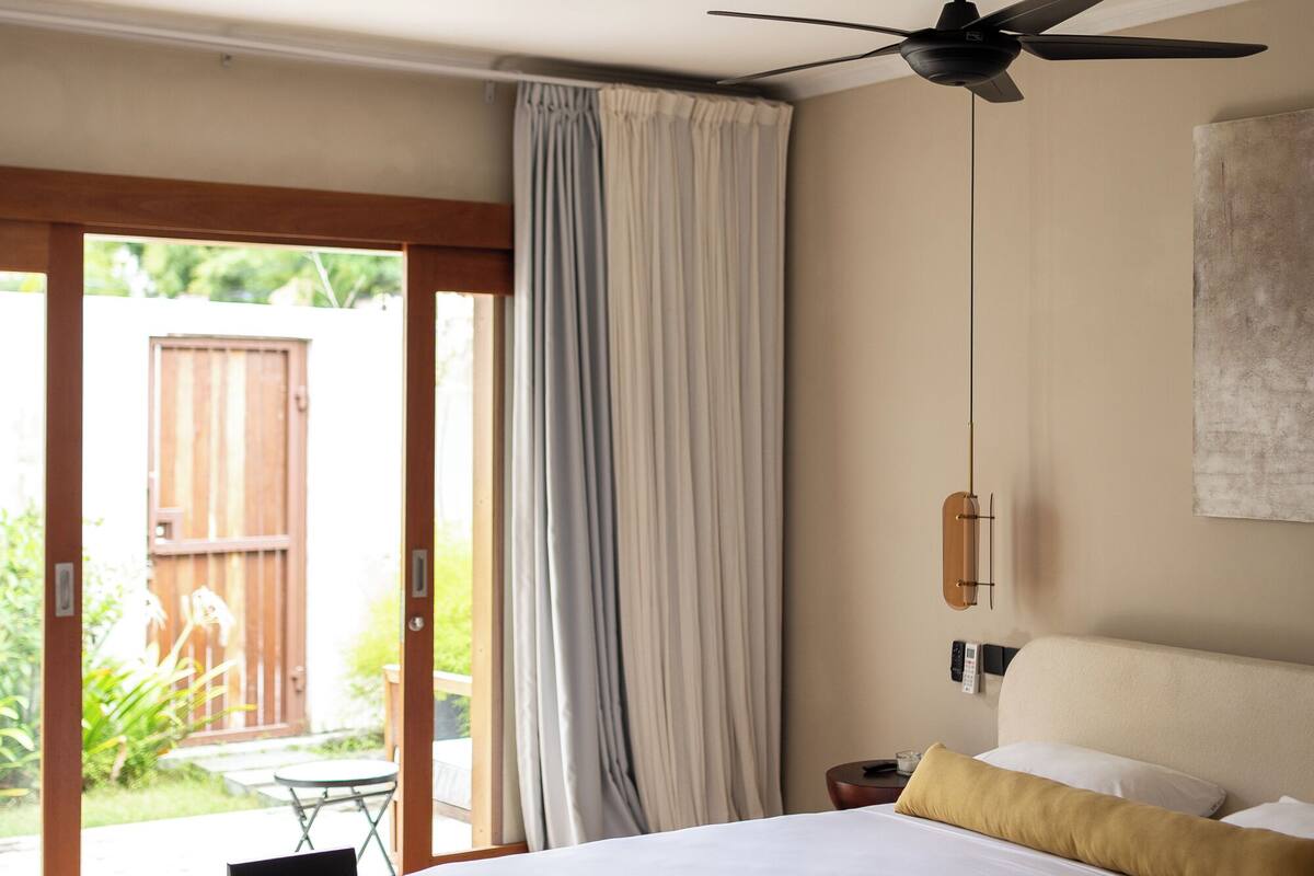 Deluxe Single Room, Garden View | In-room safe, iron/ironing board, WiFi (free)