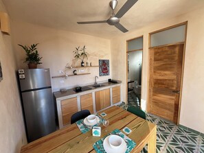 Private kitchen - Casa Flavia @ Domus Santa Barbara Apartment with pool access in Zona Colonial (Santo Domingo)