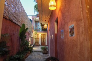 Exterior detail - Casa Flavia @ Domus Santa Barbara Apartment with pool access in Zona Colonial (Santo Domingo)