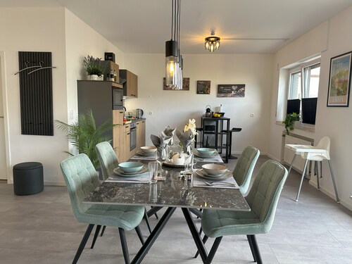 Penthouse, KingSize Bed, Queen Size SofaBed, full Kitchen, 650 MBit, Workspace