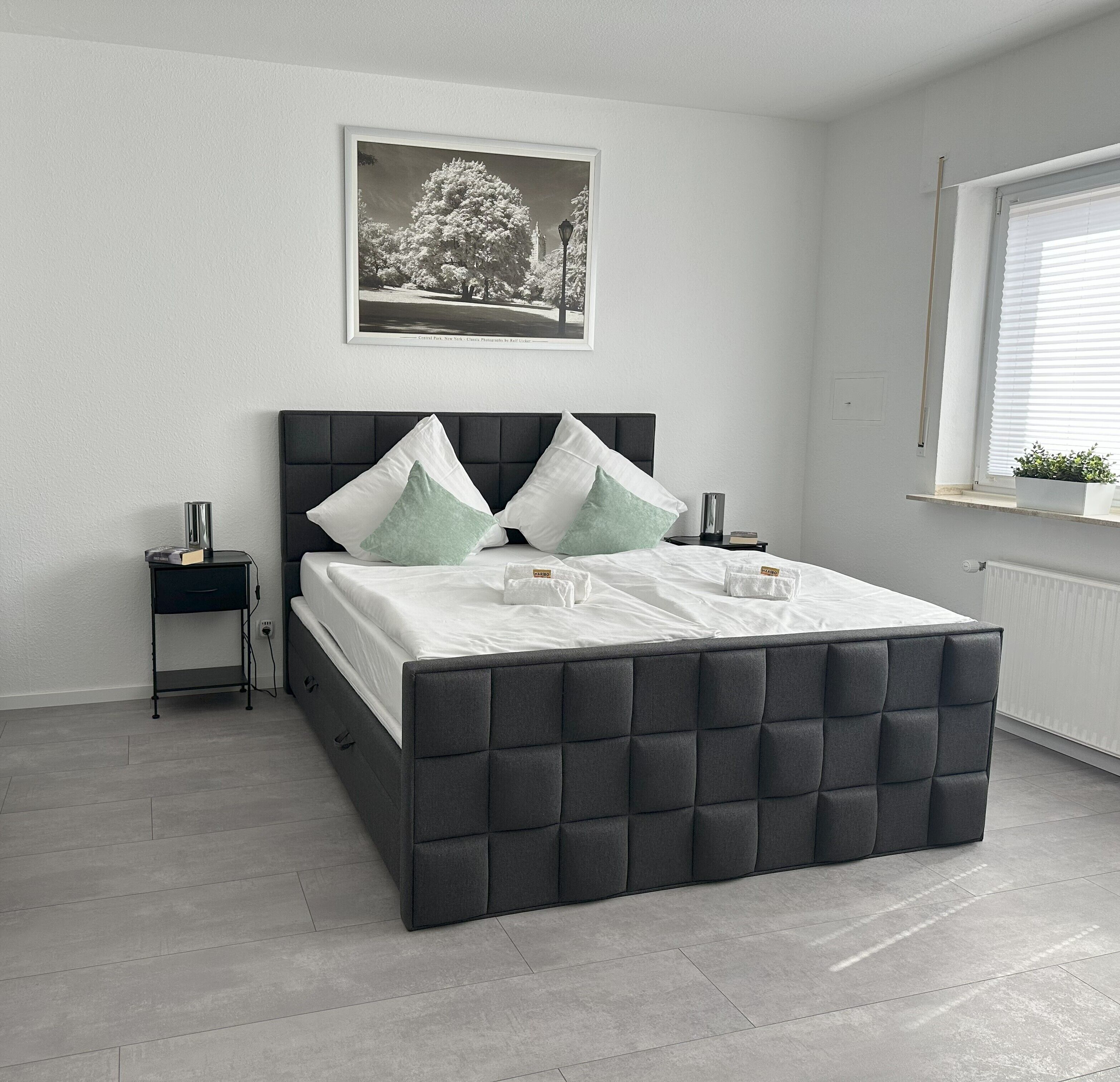 Schlafzimmer mit KingSize Bed