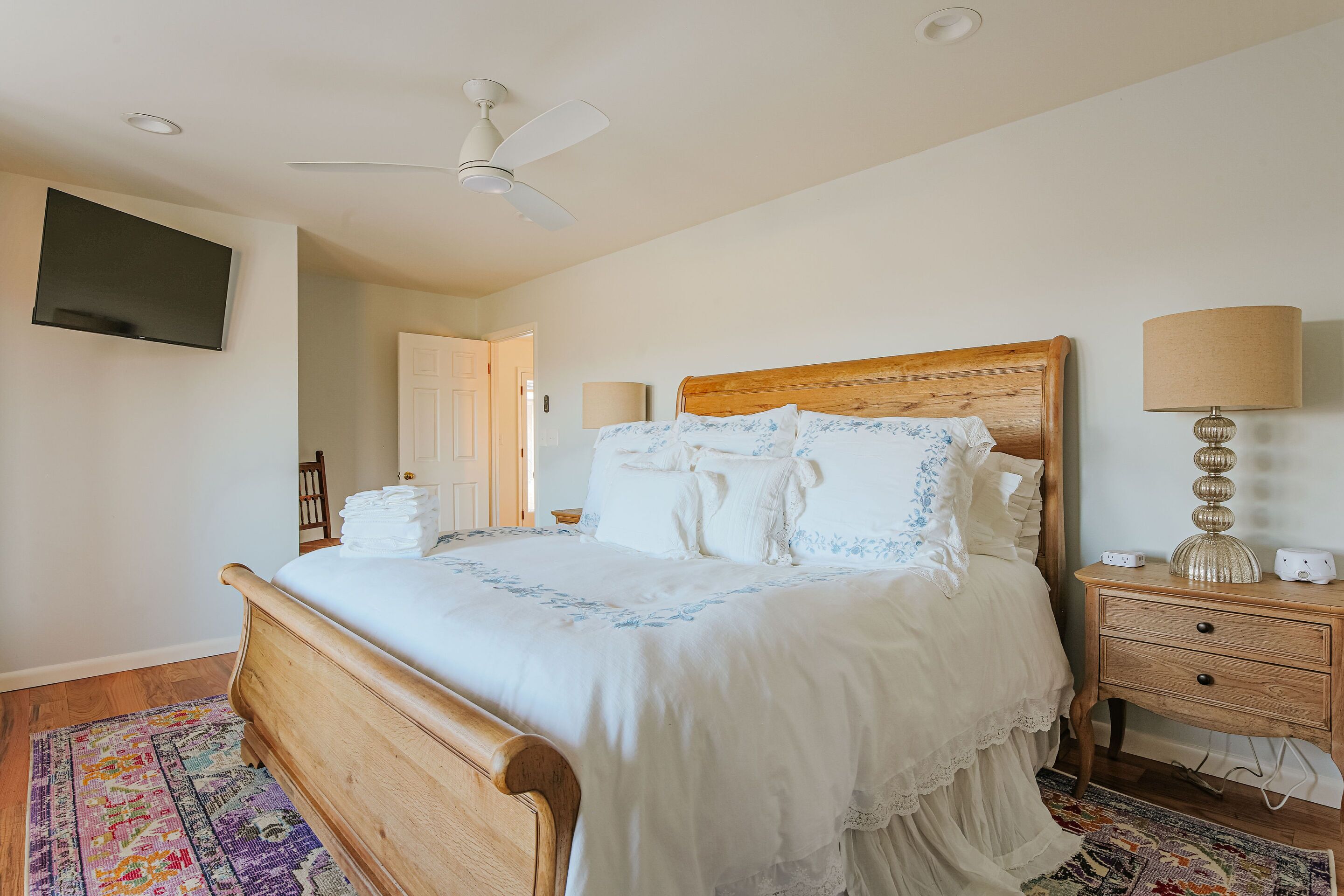2 bedrooms, iron/ironing board, free WiFi, bed sheets