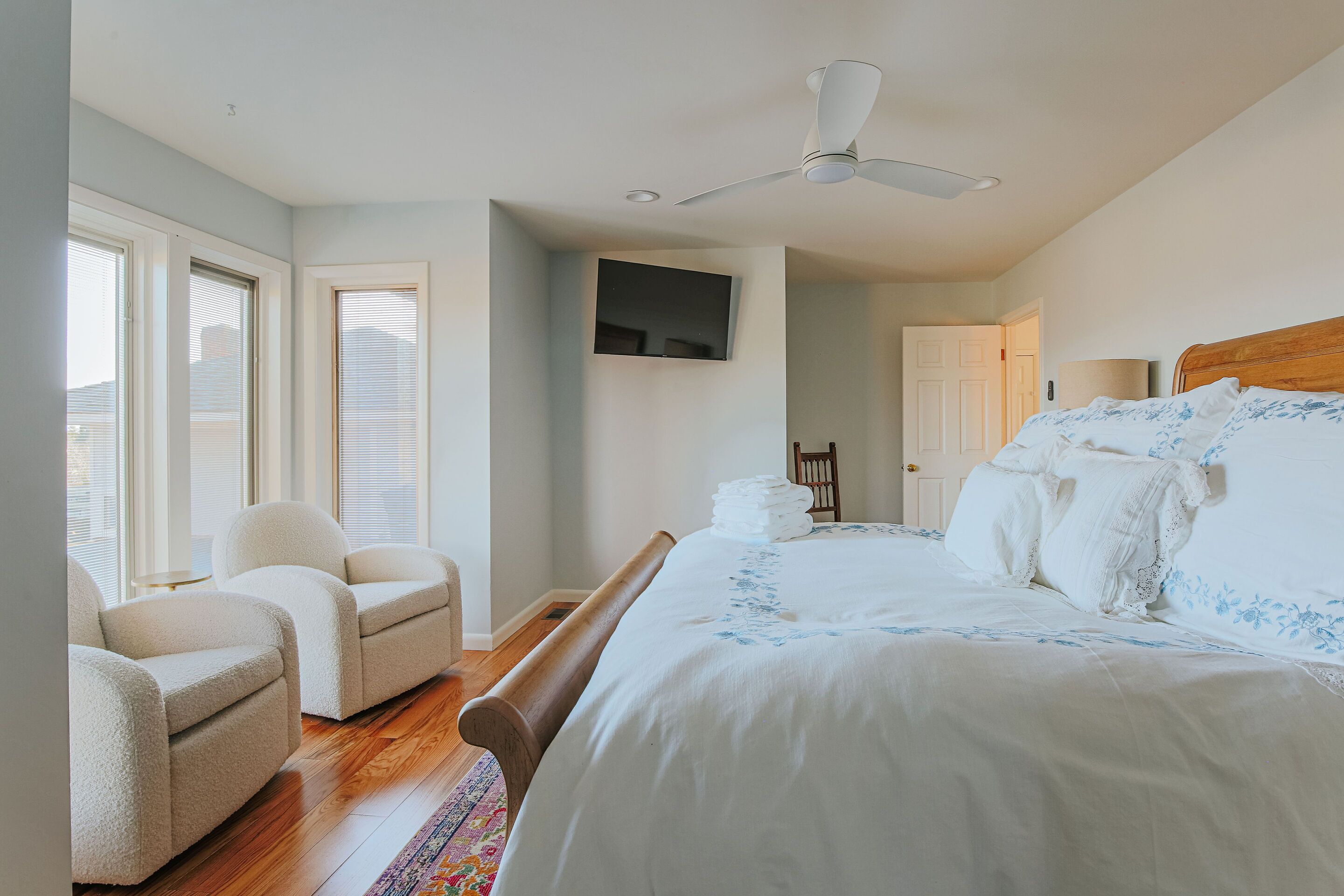 2 chambres, fer et planche à repasser, Wi-Fi gratuit, draps fournis