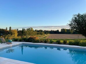 Outdoor pool, a heated pool - Charming 300m2 house in stones, can accomodate up to 12 persons. Private pool. (Pardaillan)