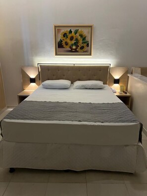Superior Suite, 1 Bedroom, Private Bathroom, Pool View - Hot Springs Flat Apart Hotel c. Banheira (Caldas Novas)