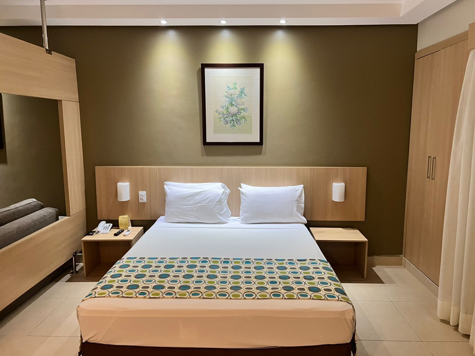 Superior Suite, 1 Bedroom, Kitchenette, Pool View | Desk, laptop workspace, free WiFi