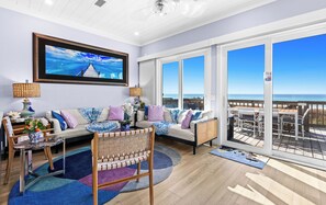 Smart TV, stereo - NEW Designer Gulf Front Townhome with Elevator, Bikes, Gulf Views, and More! (Panama City Beach)