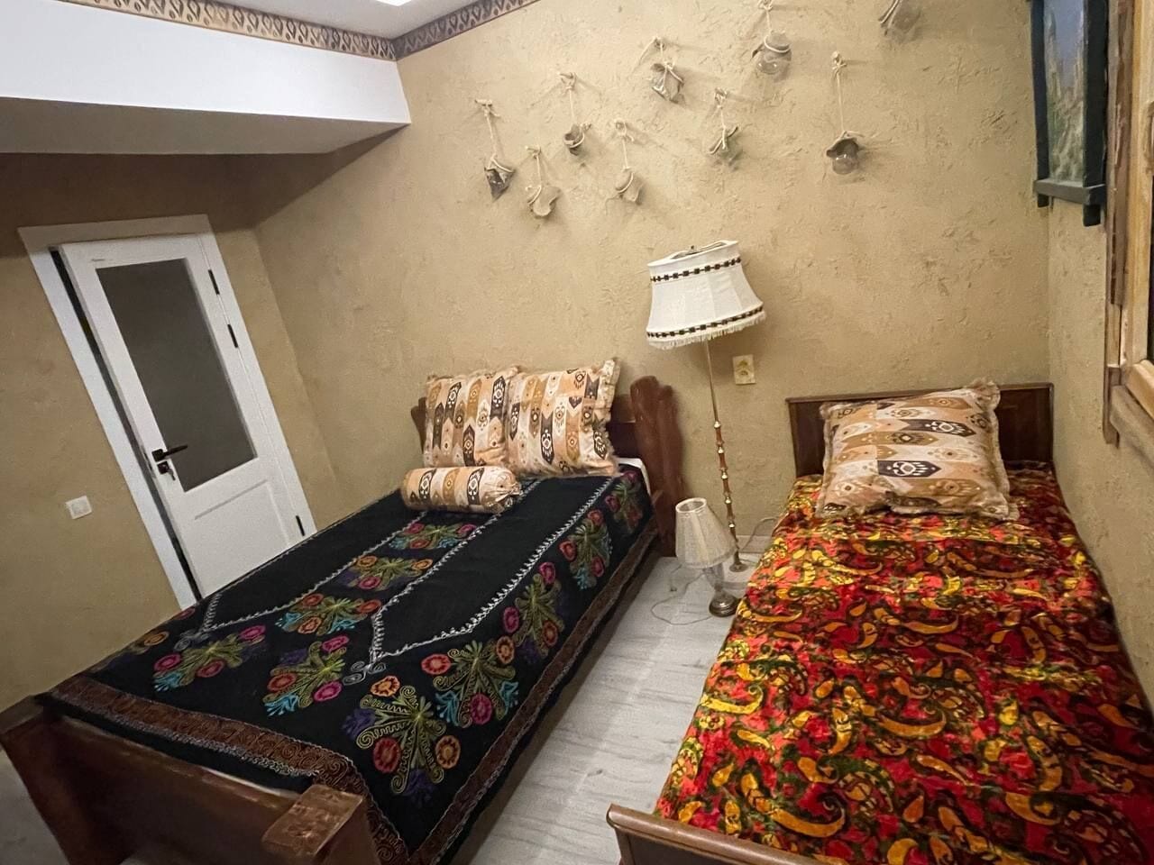 Skrivebord, strygejern/strygebræt, gratis Wi-Fi