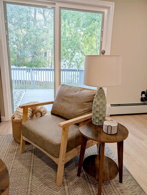 Interior - Gorgeous 4 Bedroom House Walking Distance to Ocean Beach (New London)