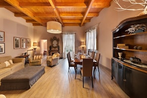 公寓, 吸煙房 | 14 間臥室