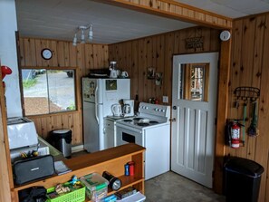 Mikroaaltouuni, uuni, liesi