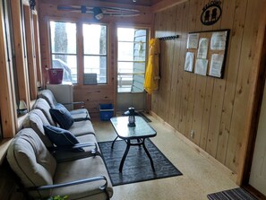 TV, fireplace - Oars n Smores
A place to call yours. (Georgian Bay)