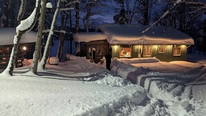 Exterior - Oars n Smores
A place to call yours. (Georgian Bay)