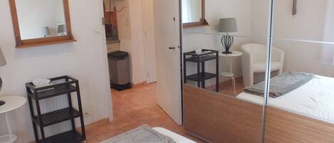 1 Schlafzimmer, Bügeleisen/Bügelbrett, WLAN