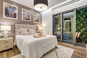 2 bedrooms, desk, iron/ironing board, free WiFi - Luxury Covent Garden 2-Bed, 3-Bath+Balcony for 4 (London)