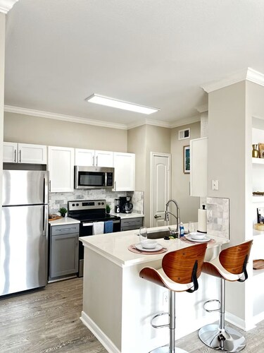 Chic 1BR Retreat in Magnolia Near The Woodlands