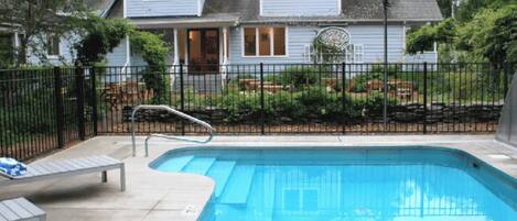 Alberca al aire libre por temporada