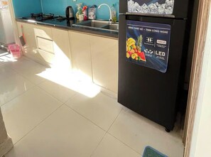 Phòng Suite Royal, 1 phòng ngủ, quyền sử dụng Club Lounge, quang cảnh thành phố | Bếp riêng | Tủ lạnh, lò vi sóng, lò nướng, bếp nấu 