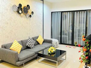 Phòng Suite Presidential, 3 phòng ngủ, quyền sử dụng Club Lounge, quang cảnh thành phố | Khu phòng khách | TV màn hình phẳng, Netflix, các kênh phim phải trả tiền, loa thông minh 