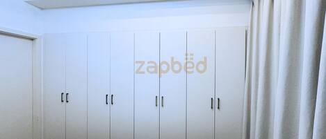 Ferros/tábuas de passar roupa, acesso à internet