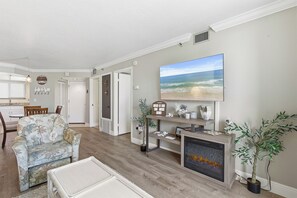 Smart TV - ☀️Oceanfront with Great Views | Awesome Location | Ocean Trillium 601☀️ (New Smyrna Beach)
