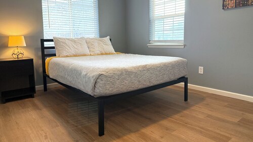 Cozy 2 Bedroom in Denver