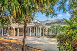 Exterior - Spacious 3 Bed+Bonus TH on the 12th Fairway at Pawleys Plantation Golf Course (Pawleys Island)