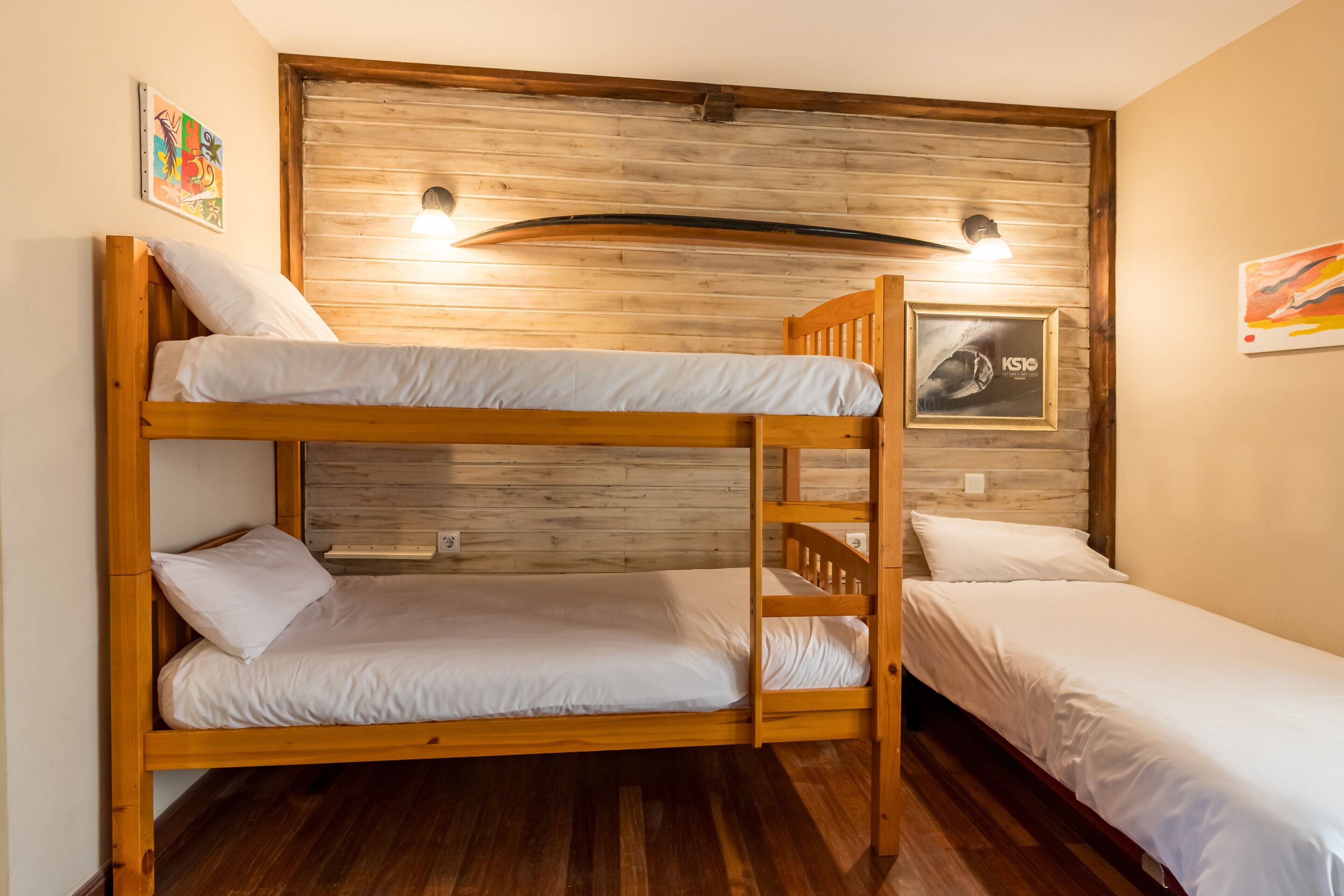 WiFi, bed sheets