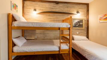 WiFi, bed sheets
