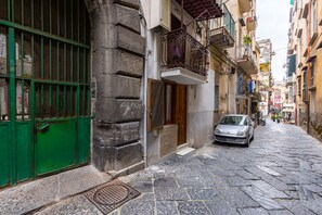 Exterior detail - Art Apartment by Napoliapartments (Naples)