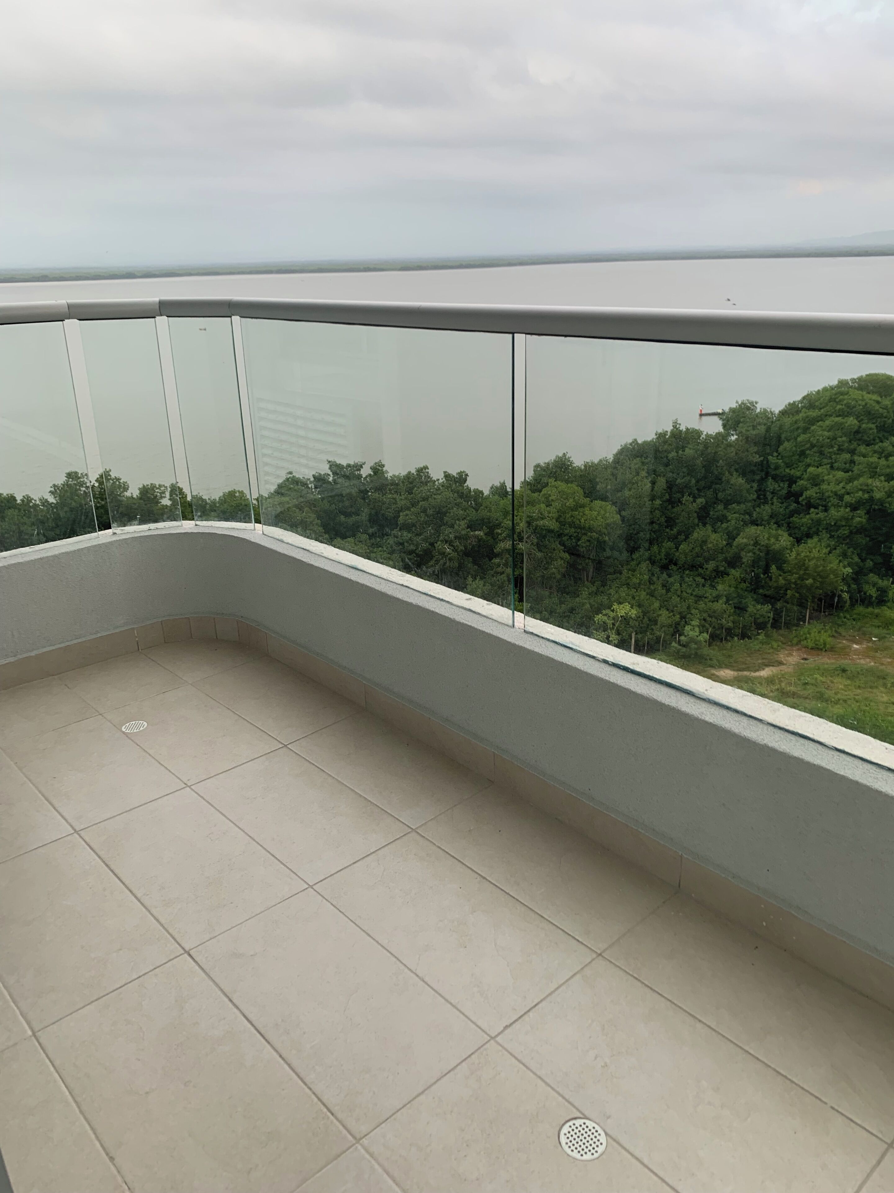 Apartament superior, balcó, vistes a la badia | Balcó