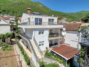 Mặt tiền nơi lưu trú