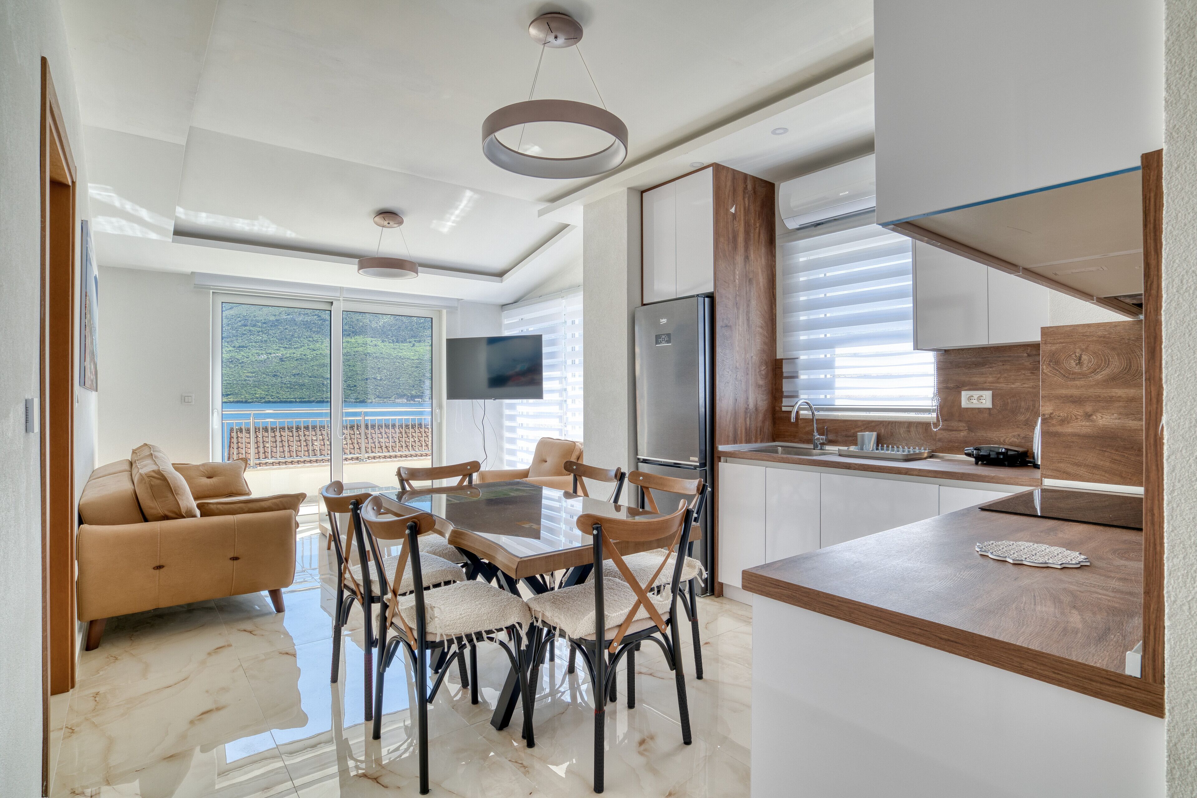 Penthouse, Balcony, Sea View | Living area | 41-inch LED TV with satellite channels