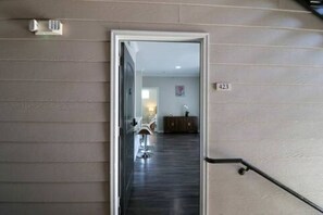 Interior - Modern 1BR in Magnolia Close to The Woodlands (Magnolia)