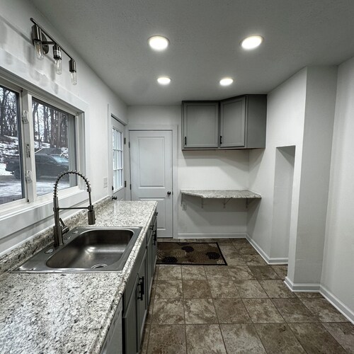 Modern Farm House Style 3 bed 1.5 Bath Home Located between Utica & Syracuse