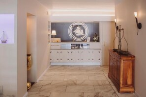 Lobby - Schiff am See (Murten)