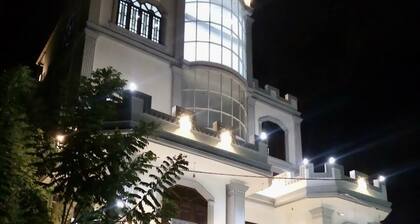 White palace Airport hotel