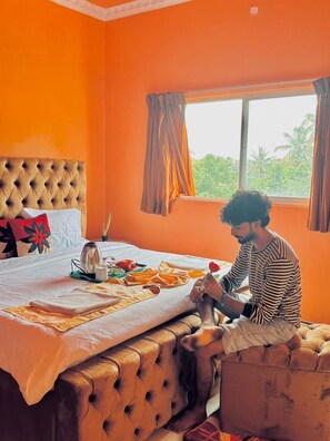 Deluxe Double Room, Balcony, Garden View | Desk, laptop workspace, iron/ironing board, free WiFi - White palace Airport hotel (Seeduwa)